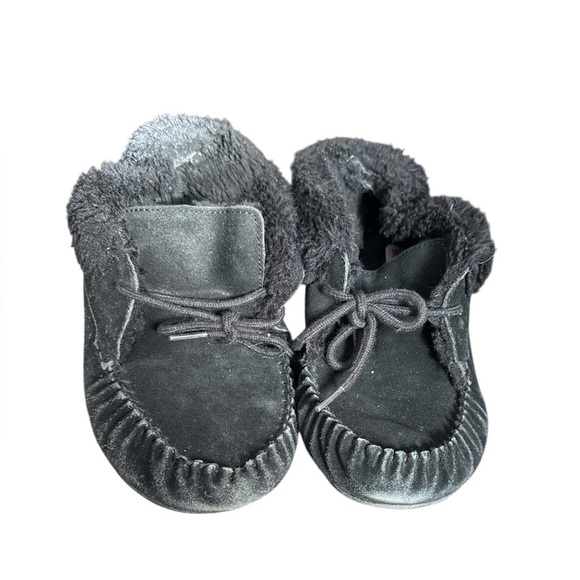 BONGO Shoes - Bongo Women’s Black Suede Moccasin Faux fur lined Slippers size 8